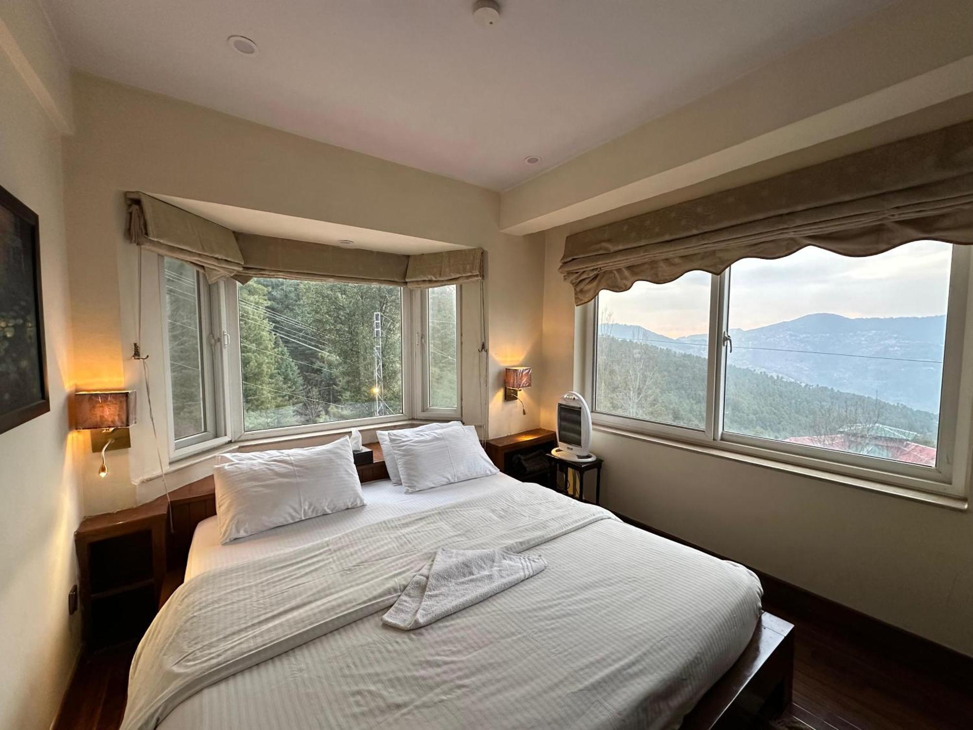 Sarah'S Lodge Murree Eksteriør bilde